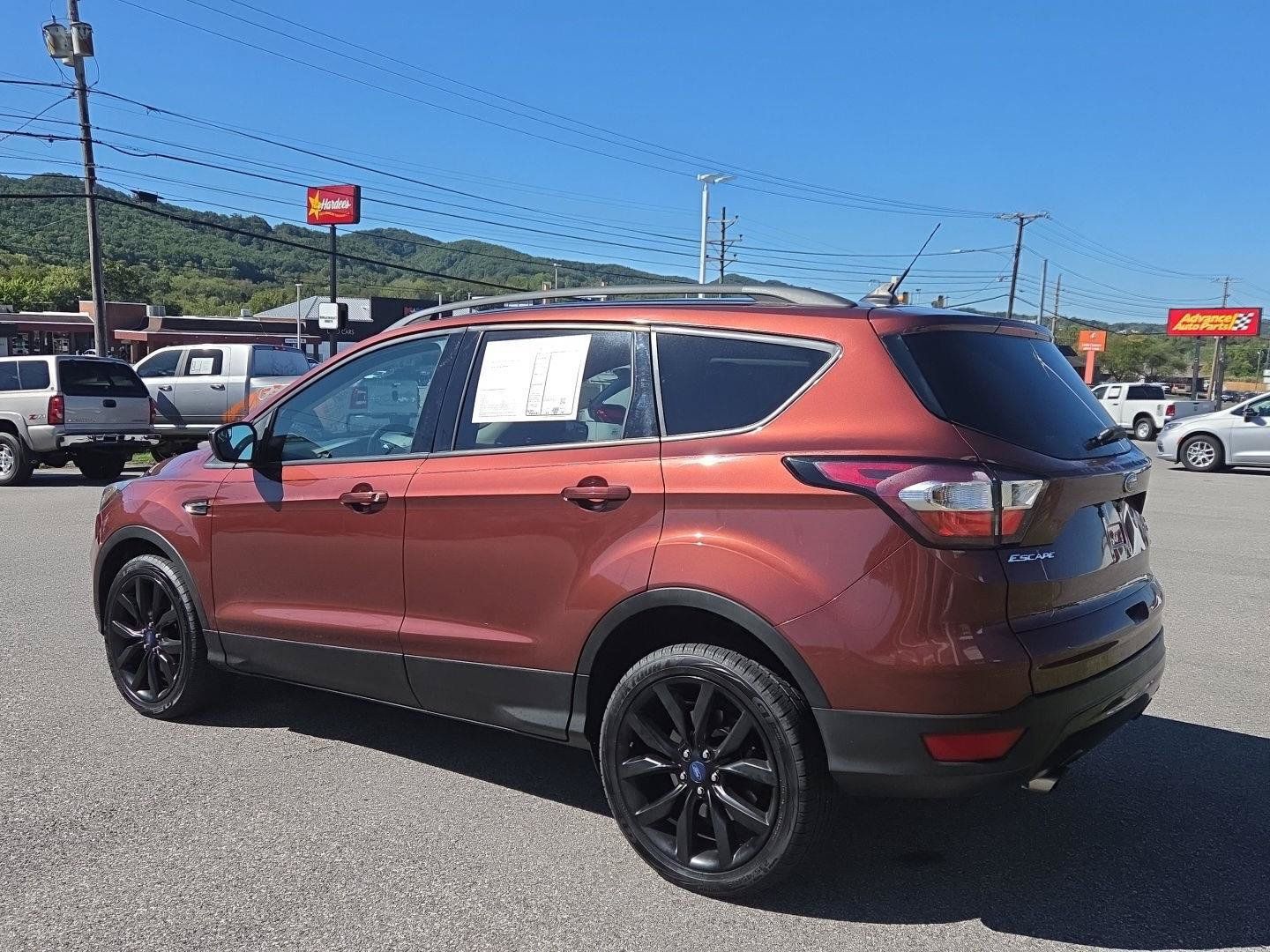 Used 2018 Ford Escape SE w/ SE Sport Appearance Package AWD/4WD image 6
