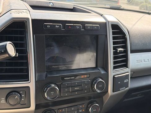 Used 2019 Ford F350 Lariat w/ Tow Technology Bundle AWD/4WD image 3