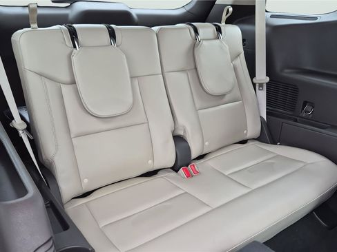 Used 2020 Ford Explorer Platinum w/ Premium Technology Package AWD/4WD image 20