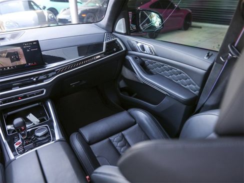 Used 2025 BMW X5 M Competition w/ Executive Package image 35