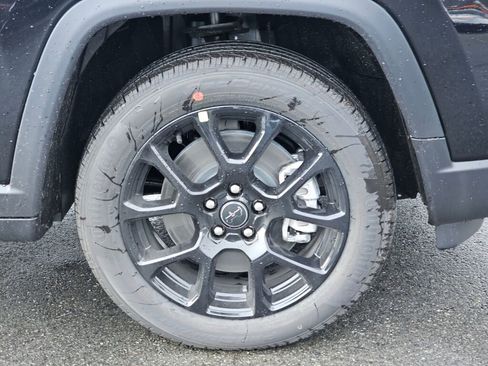 New 2026 Jeep Compass Latitude image 11