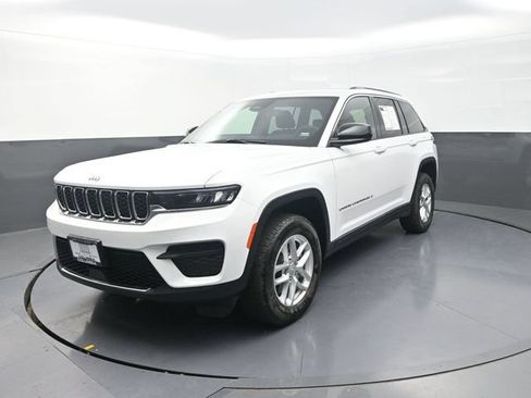 Used 2026 Jeep Grand Cherokee Laredo X AWD/4WD image 5