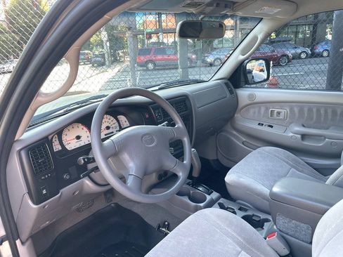 Used 2002 Toyota Tacoma PreRunner w/ SR5 Pkg w/ Chrome Pkg RWD image 11