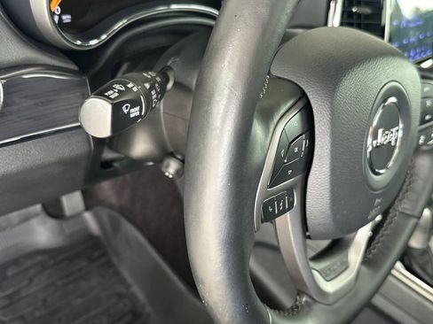 Used 2019 Jeep Grand Cherokee Overland image 19