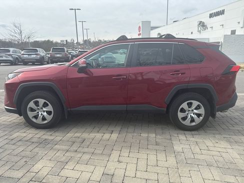 Used 2021 Toyota RAV4 LE image 6