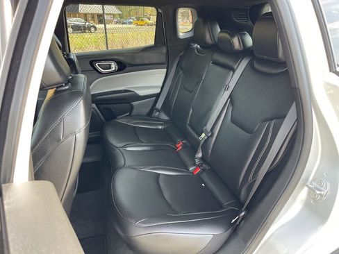 Certified 2025 Jeep Compass Limited AWD/4WD image 19