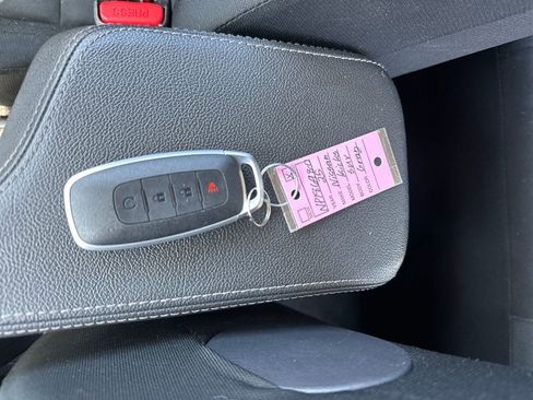 Used 2025 Nissan Kicks Play S FWD image 18