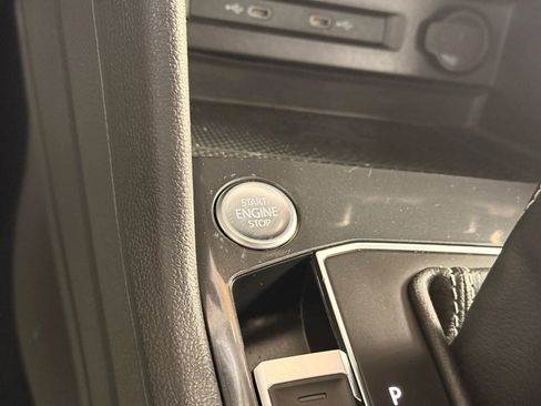 Used 2021 Volkswagen Tiguan SE R-Line image 31