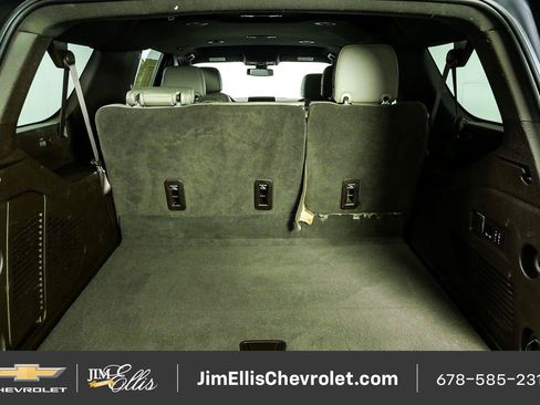 Certified 2022 Chevrolet Suburban Z71 w/ Off-Road Capability Package AWD/4WD image 30