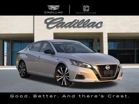 Used 2019 Nissan Altima 2.5 SR FWD image 2
