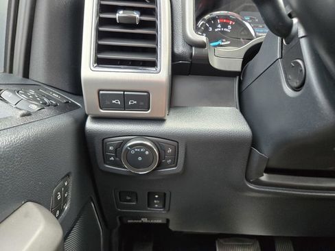 Used 2022 Ford F250 Platinum AWD/4WD image 24