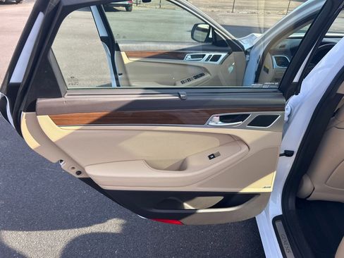 Used 2016 Hyundai Genesis 3.8 w/ Option Group 03 image 16