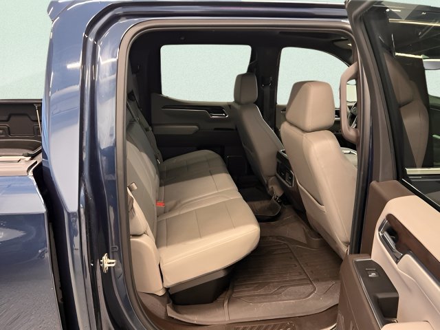 Used 2022 GMC Sierra 1500 SLT w/ SLT Premium Plus Package AWD/4WD image 17