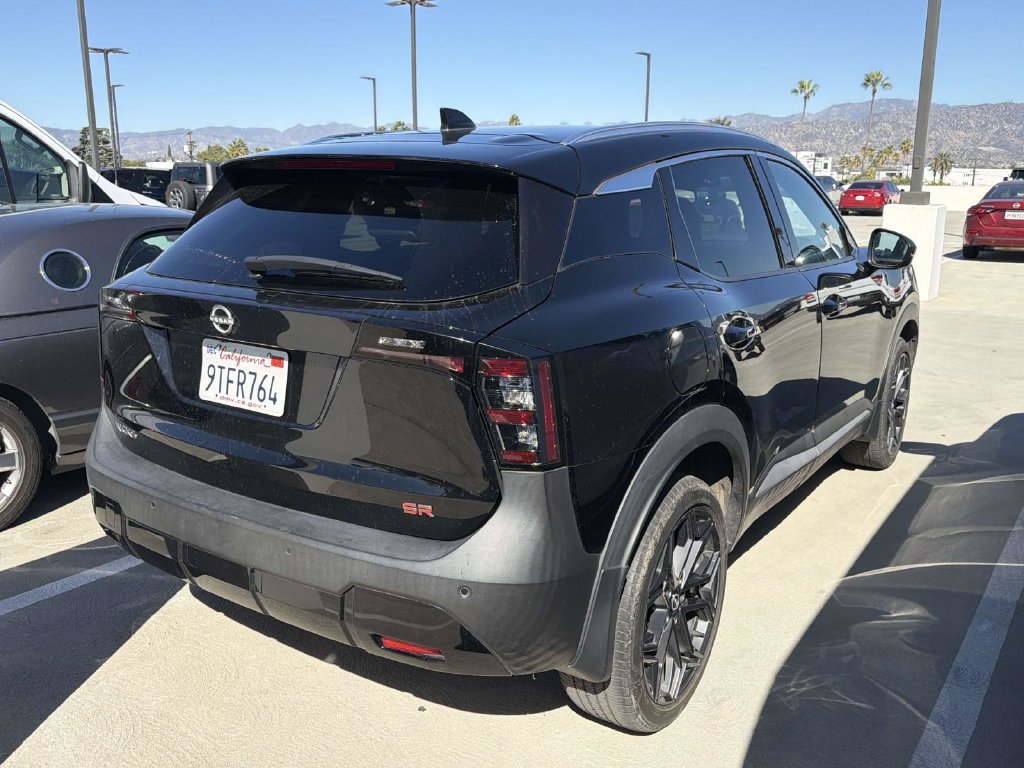 Used 2025 Nissan Kicks SR FWD image 18