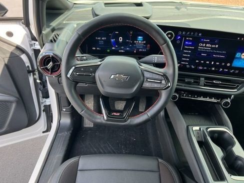 Certified 2025 Chevrolet Equinox EV RS w/ Convenience Package II AWD/4WD image 43