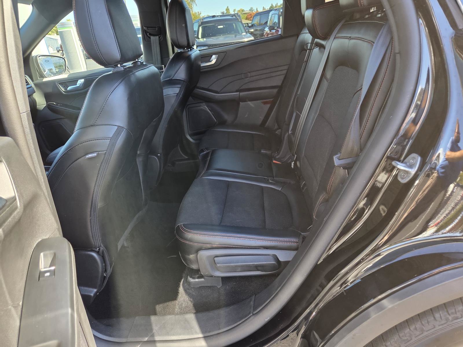 Used 2025 Ford Escape ST-Line AWD/4WD image 13
