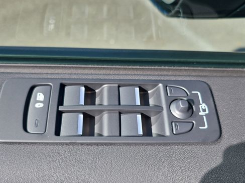 New 2025 Land Rover Discovery Sport Dynamic SE image 28