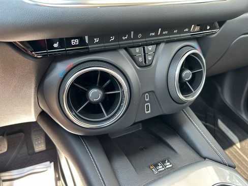 Used 2024 Chevrolet Blazer LT w/ Sound & Technology Package AWD/4WD image 23