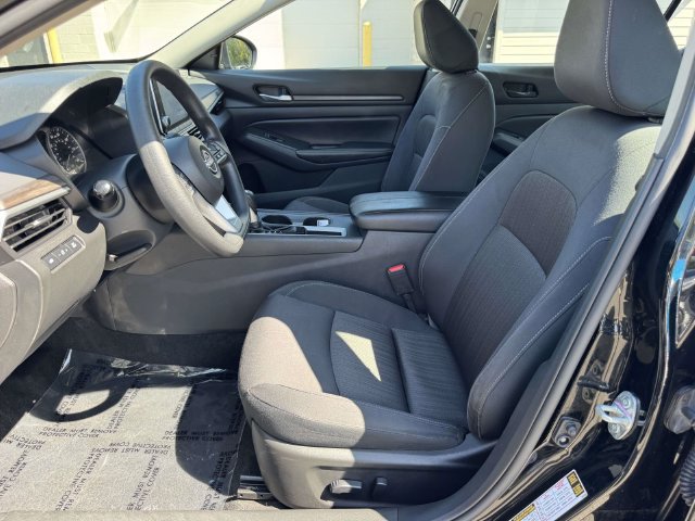 Used 2025 Nissan Altima 2.5 SV FWD image 15