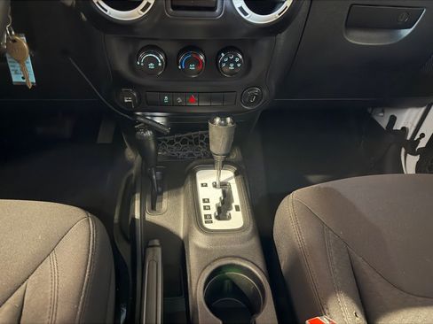 Used 2013 Jeep Wrangler Unlimited Sport AWD/4WD image 31