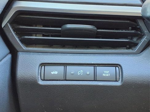 Used 2025 Nissan Altima 2.5 SV image 15