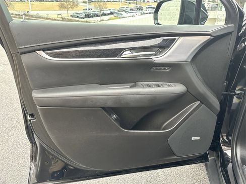 Certified 2022 Cadillac XT5 Premium Luxury w/ LPO, ONYX Package image 10