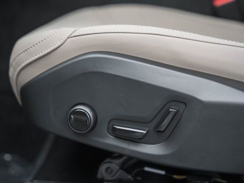 New 2026 Volvo XC60 B5 Plus w/ Protection Package Premier image 34