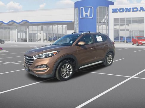 Used 2017 Hyundai Tucson SE Plus image 3