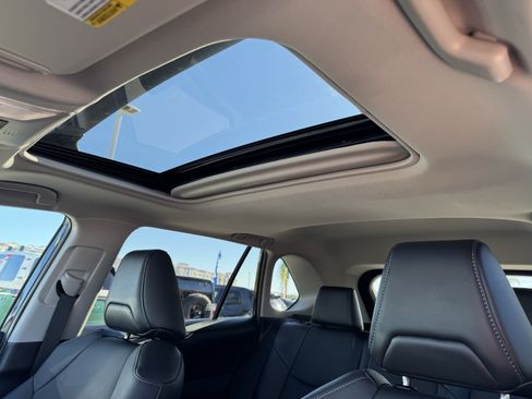 Used 2022 Toyota RAV4 XLE Premium image 32