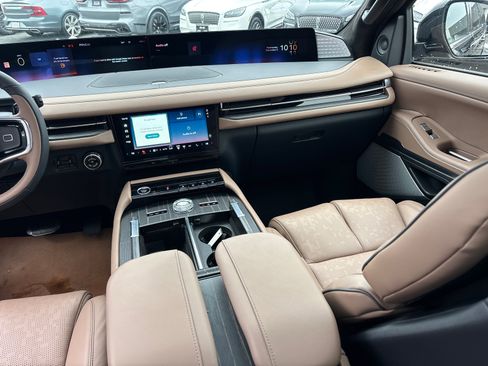 New 2025 Lincoln Navigator L Black Label image 32