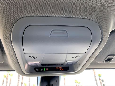 Used 2022 GMC Acadia SLE w/ Elevation Edition FWD image 33