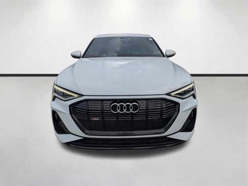 Used 2023 Audi e-tron Premium Plus w/ Premium Plus Package AWD/4WD image 3