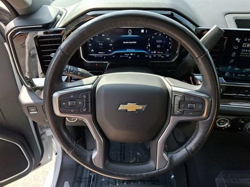 Used 2022 Chevrolet Silverado 1500 LT AWD/4WD image 18