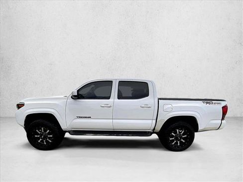Used 2018 Toyota Tacoma SR RWD image 6