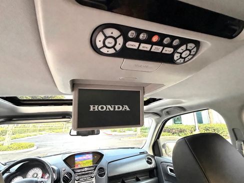 Used 2014 Honda Pilot Touring image 25