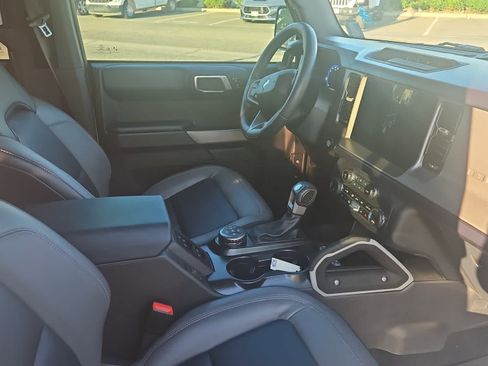 Used 2023 Ford Bronco Outer Banks image 13