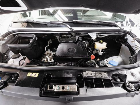 Used 2025 Mercedes-Benz Sprinter 2500 image 26