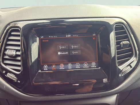 Used 2021 Jeep Compass Latitude FWD image 29