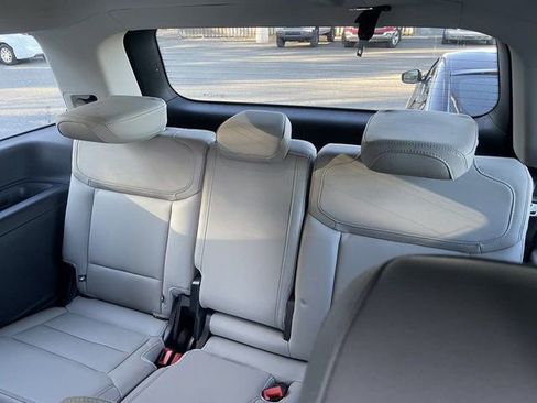 Used 2025 Ford Expedition Active image 13