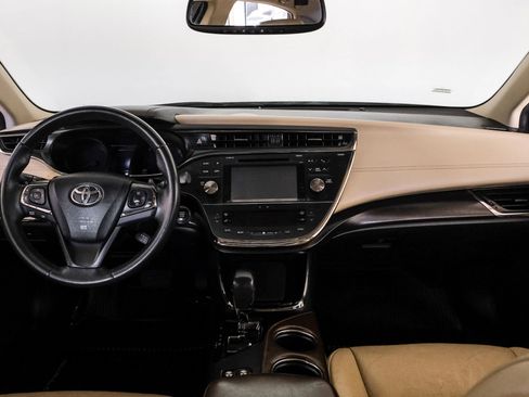 Used 2016 Toyota Avalon XLE Premium image 13