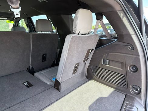 Used 2025 Chevrolet Tahoe LT AWD/4WD image 12