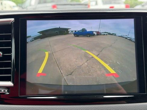 Used 2025 Chrysler Pacifica Select FWD image 50