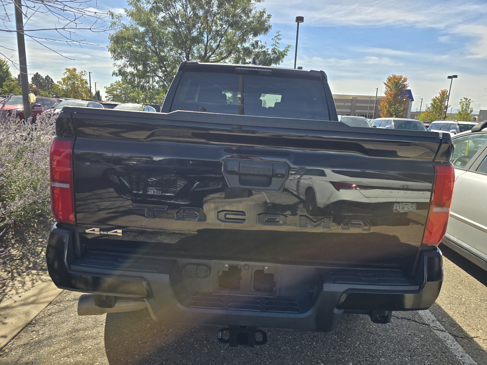 Used 2024 Toyota Tacoma SR5 AWD/4WD image 17