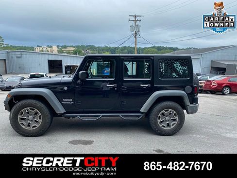 Used 2016 Jeep Wrangler Unlimited Sport w/ Connectivity Group AWD/4WD image 8
