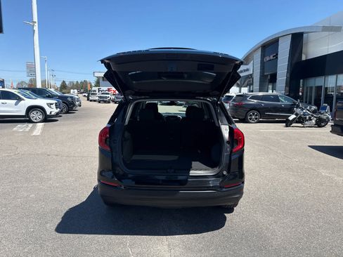Used 2022 GMC Terrain SLE w/ Driver Convenience Package AWD/4WD image 10
