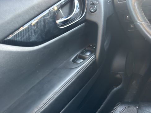 Used 2017 Nissan Rogue SL w/ SL Premium Package FWD image 19