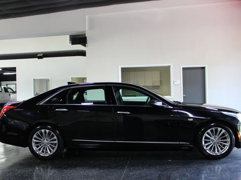 Used 2016 Cadillac CT6 Luxury RWD image 3