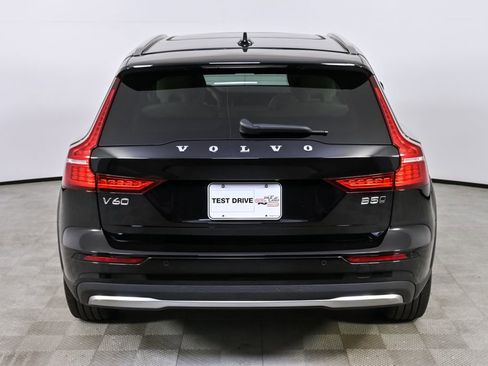 Certified 2025 Volvo V60 B5 Cross Country Plus image 28