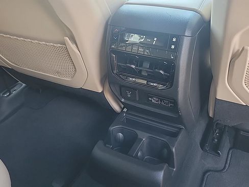 Certified 2025 Jeep Grand Cherokee L Limited w/ Luxury Tech Group II AWD/4WD image 26
