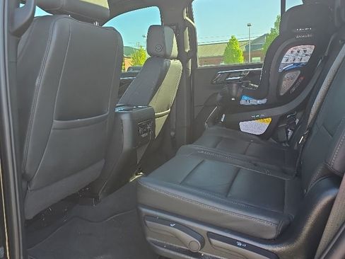 Used 2025 Chevrolet Tahoe Z71 w/ Sun And Tow Package AWD/4WD image 5